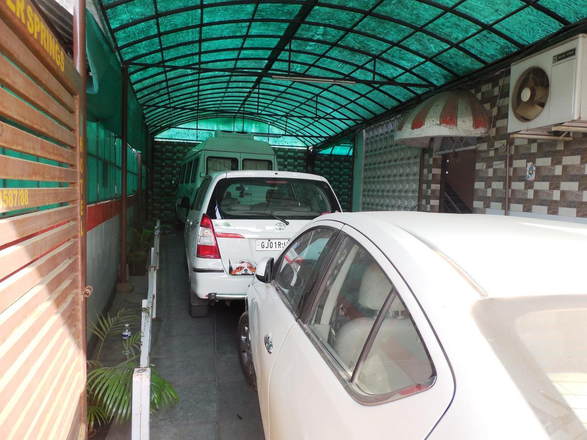 Hotel Silver Springs Ahmedabad Exterior photo
