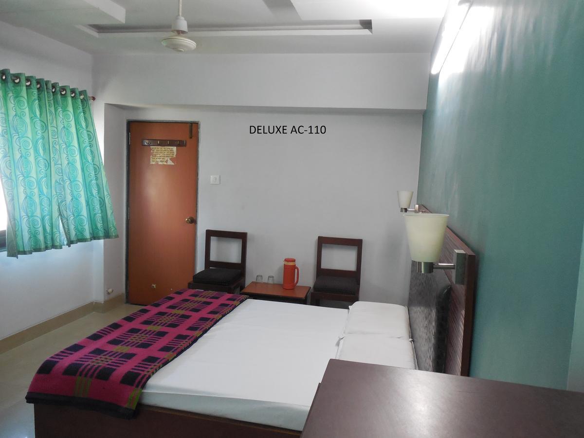 Hotel Silver Springs Ahmedabad Exterior photo