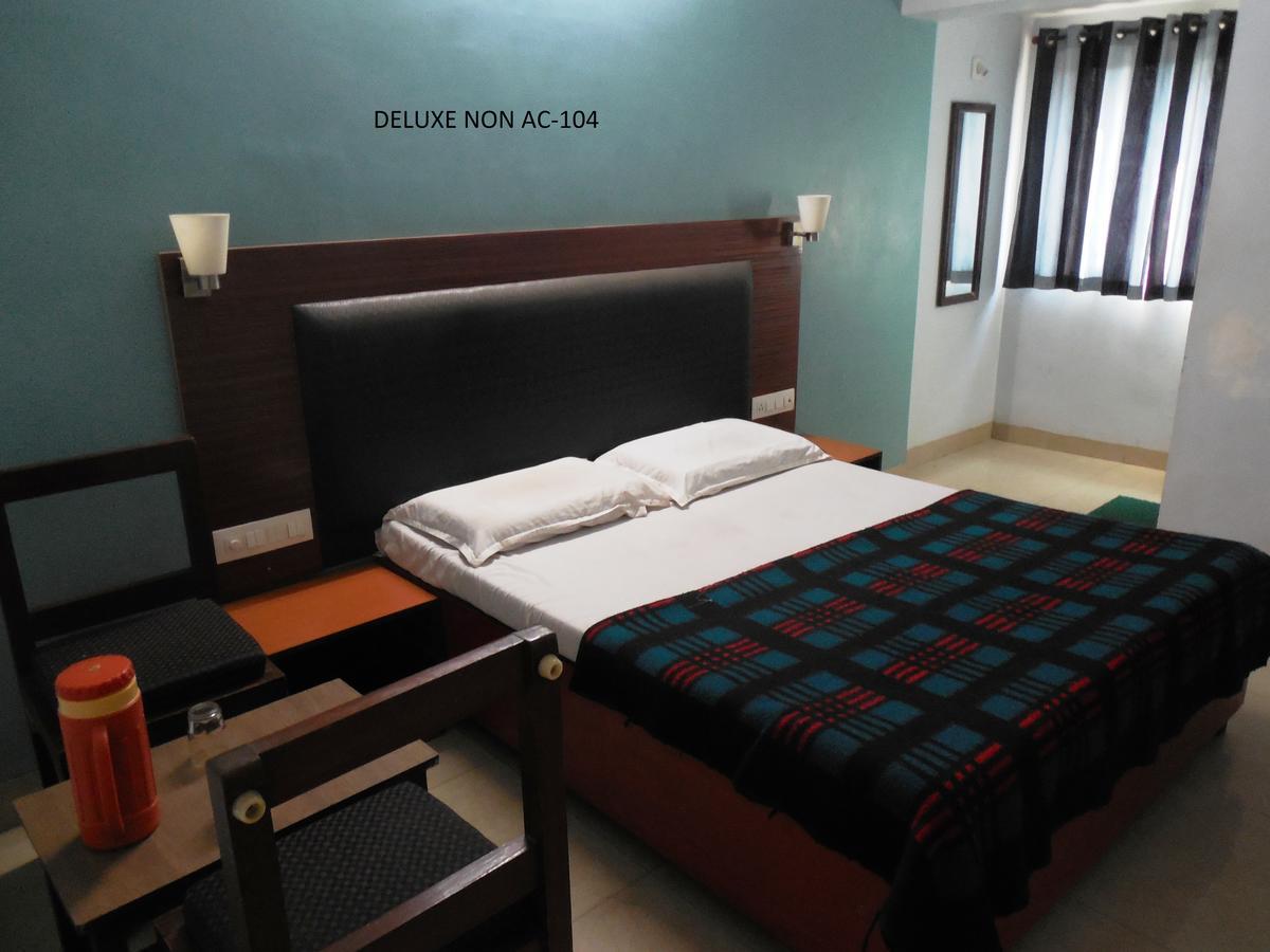 Hotel Silver Springs Ahmedabad Exterior photo